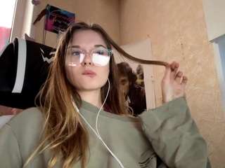 Live webcam model katelyall on Soda Cams