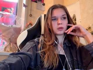 Live webcam model katelyall on Soda Cams