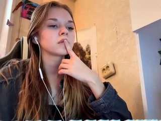 Live webcam model katelyall on Soda Cams