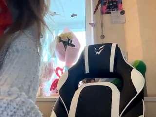 Live webcam model katelyall on Soda Cams