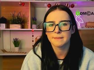 Live webcam model nadin-ni on Soda Cams