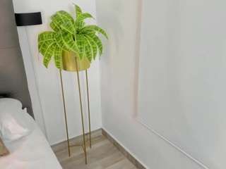 Live webcam model rossie-lanie on Soda Cams