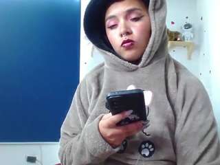 amannemisa's CamSoda show and profile