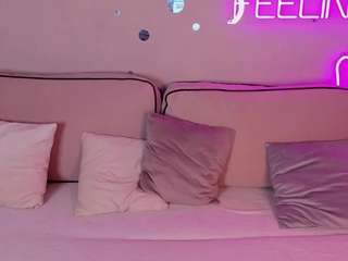 ella-burns's CamSoda show and profile