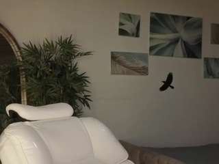 le modèle eloiise est en webcam porno dans un show sur le site camsoda, il possède les tags suivants: ahegao,gagging,young adult,teen 18,tattoos,striptease,smoking,sexting,orgasm,nipple piercings,neon hair,joi,japanese,italian,horny,handjob,french,anal toys,foot fetish,fingering