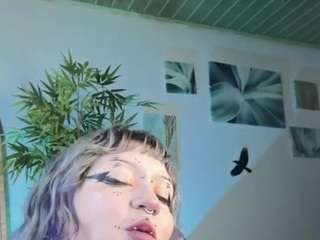 Eli's a succubus live webcam show