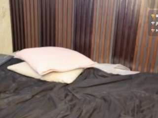 tanishaluxxx live cam profile