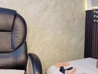 tanishaluxxx's CamSoda show and profile