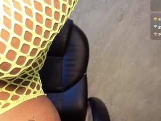 tanishaluxxx's CamSoda show and profile