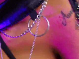 tanishaluxxx live cam preview
