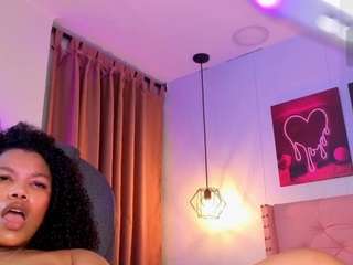 tanishaluxxx live cam preview