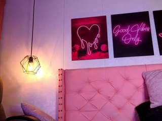 tanishaluxxx live cam preview