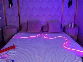 lisabevy's CamSoda show and profile