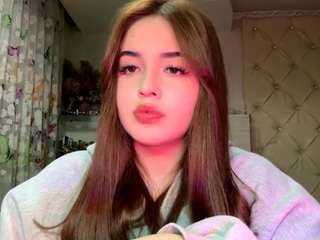 Live webcam model roseannmondone on Soda Cams