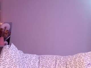 BabyMlem live webcam show