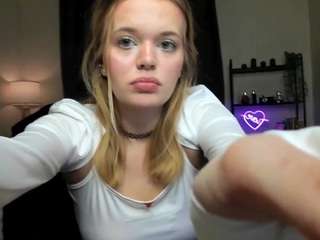 elioraa Live Webcam on CamSoda