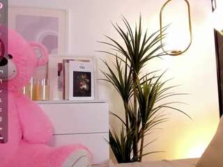 EmmaBloomm live cam preview