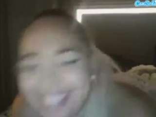 Live webcam model itsgiaduh on Soda Cams