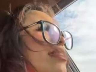 Live webcam model buttercupchikah on Soda Cams