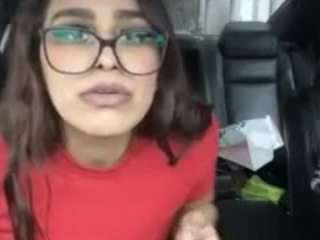 Live webcam model buttercupchikah on Soda Cams