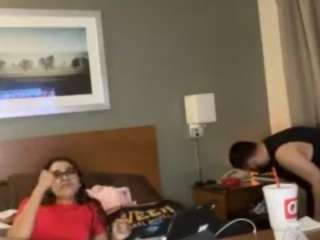 Live webcam model buttercupchikah on Soda Cams