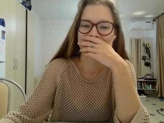 Live webcam model sharronasen on Soda Cams