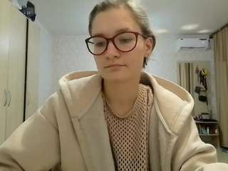 Live webcam model sharronasen on Soda Cams