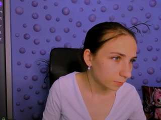 sweetie-chloe's CamSoda show and profile