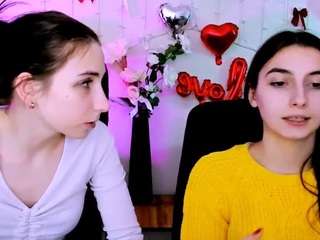 sweetie-chloe's CamSoda show and profile