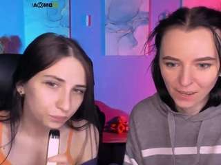 sweetie-chloe's CamSoda show and profile