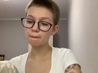 tangelamishuloui... Live Webcam on CamSoda