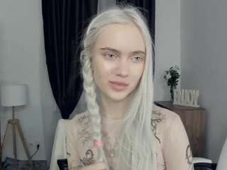 breerall's CamSoda show and profile