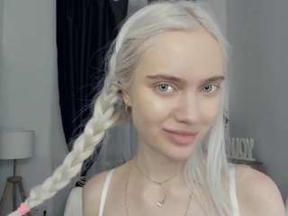 breerall's CamSoda show and profile