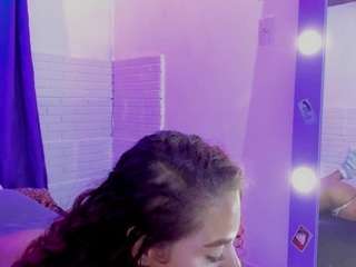 caroline-clark42... Live Webcam on CamSoda