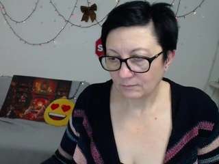 emilyl0ve's CamSoda show and profile