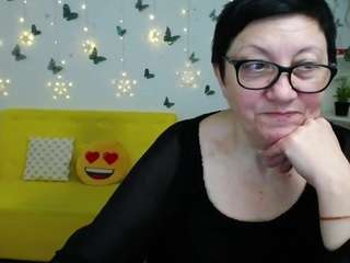 emilyl0ve's CamSoda show and profile