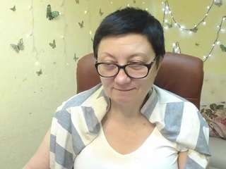 emilyl0ve live cam profile