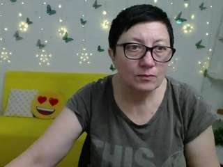 emilyl0ve live cam profile