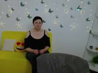 emilyl0ve live cam profile