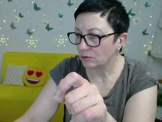 emilyl0ve live cam profile