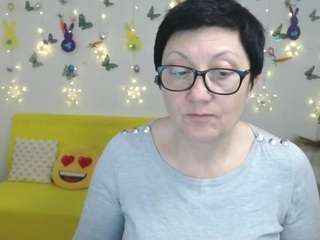 emilyl0ve's CamSoda show and profile