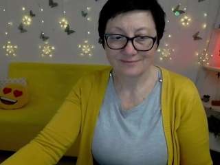 emilyl0ve's CamSoda show and profile