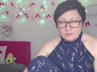 le modèle emilyl0ve est en webcam porno dans un show sur le site camsoda, il possède les tags suivants: blowjob,brown eyes,deepthroat,dildo or vibrator,doggy style,no drinking,no smoking,big tits,brown hair,hd