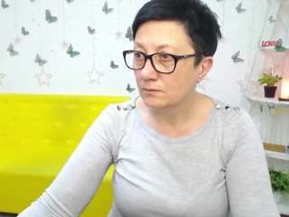 Ten model jest teraz na żywo. emilyl0ve
