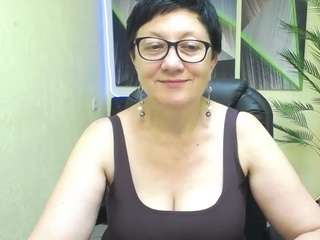 Live cam show with EmilyL0ve