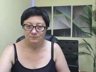 EmilyL0ve live webcam show