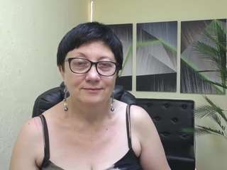 EmilyL0ve live webcam show