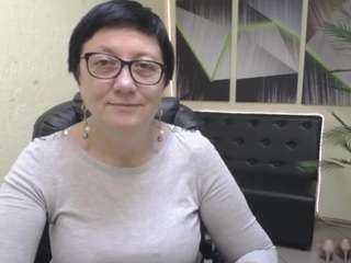 EmilyL0ve live cam preview