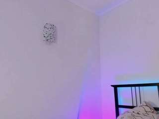 FloraAmber live cam preview