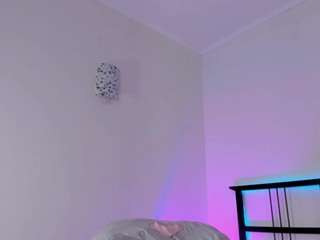 FloraAmber live cam preview